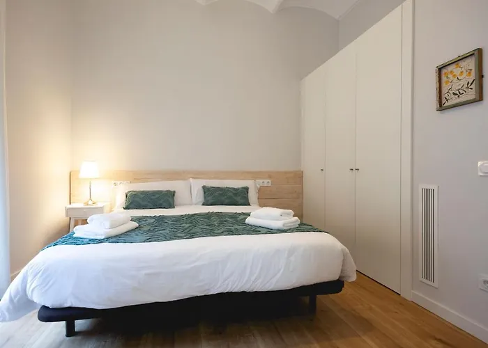 Bravissimo Pont Areny, Modern 3 Bedroom アパート ジローナ